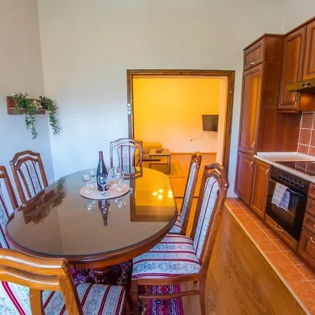 Central Train Station Apartment Mostar Esterno foto